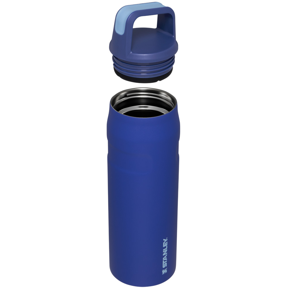 Stanley ICEFLOW™ BOTTLE WITH CAP AND CARRY+ LID | 24 OZ Lapis | 70634-YVDZ