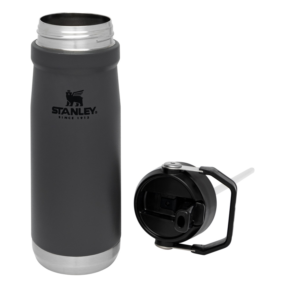 Stanley THE ICEFLOW™ FLIP STRAW WATER BOTTLE | 22 OZ Charcoal | 09573-GDJC